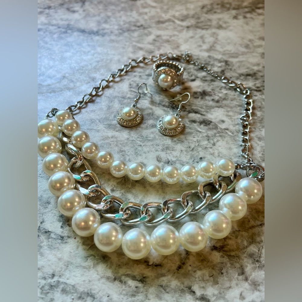 BUNDLE OF 3 items . Necklace, earrings and ring